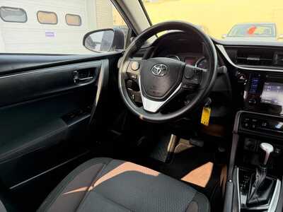 2017 Toyota Corolla, $13500. Photo 11