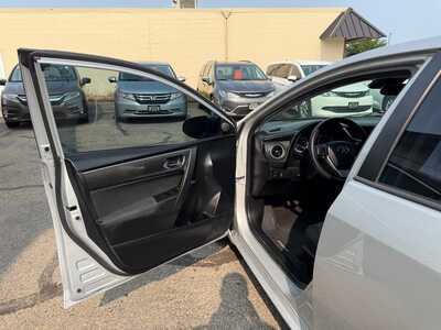 2017 Toyota Corolla, $13500. Photo 12