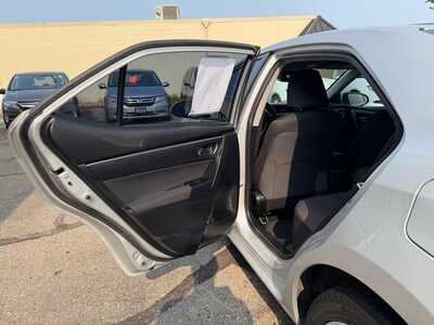 2017 Toyota Corolla, $13500. Photo 7