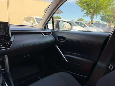 2022 Toyota Corolla Cross, $24700. Photo 11
