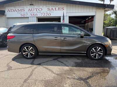 2018 Honda Odyssey, $18900. Photo 2