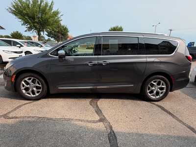 2018 Chrysler Pacifica, $14900. Photo 5