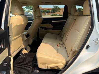 2018 Toyota Highlander, $19900. Photo 12