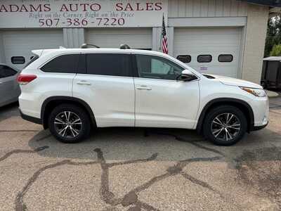 2018 Toyota Highlander, $19900. Photo 2