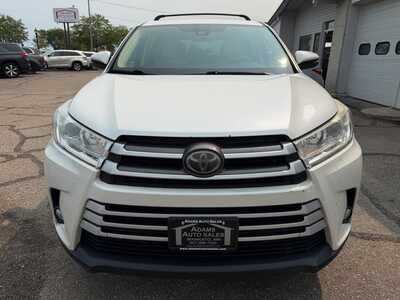 2018 Toyota Highlander, $19900. Photo 3