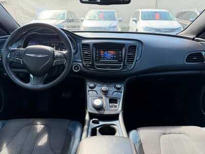 2015 Chrysler 200, $9700. Photo 10