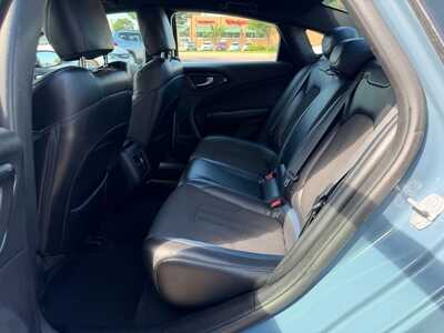 2015 Chrysler 200, $9700. Photo 8