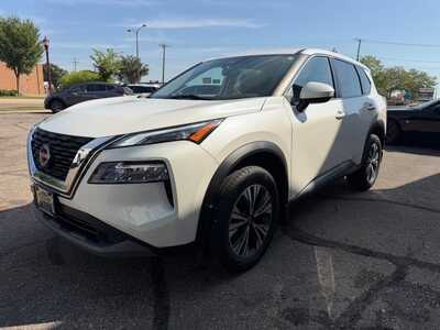 2023 Nissan Rogue, $24500. Photo 4