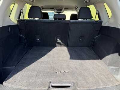 2023 Nissan Rogue, $24500. Photo 8