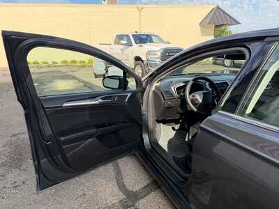 2016 Ford Fusion, $7900. Photo 12
