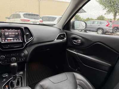 2019 Jeep Cherokee, $16700. Photo 10