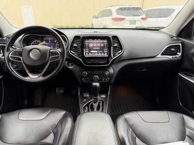 2019 Jeep Cherokee, $16700. Photo 11
