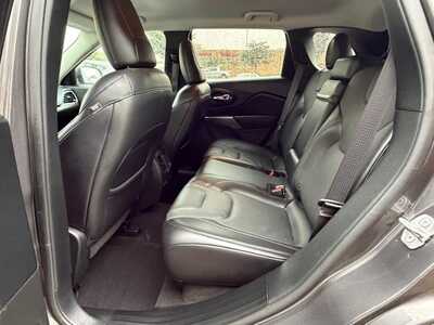 2019 Jeep Cherokee, $16700. Photo 9