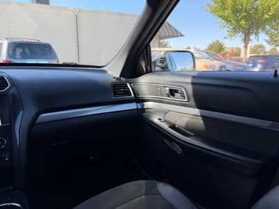 2019 Ford Explorer, $14900. Photo 12