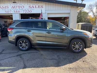 2017 Toyota Highlander, $18900. Photo 2