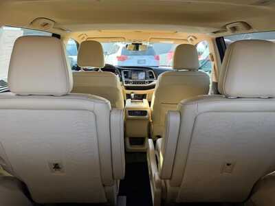2017 Toyota Highlander, $18900. Photo 9