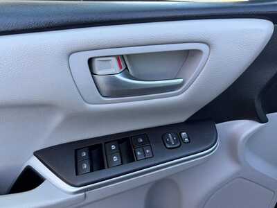 2017 Toyota Camry, $12800. Photo 12