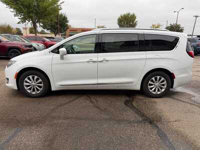2018 Chrysler Pacifica, $8900. Photo 5