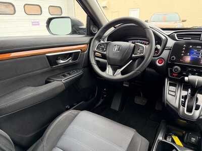 2018 Honda CR-V, $17500. Photo 12