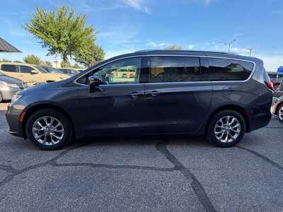 2021 Chrysler Pacifica, $16900. Photo 5