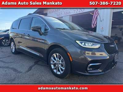 2021 Chrysler Pacifica, $16900. Photo 1