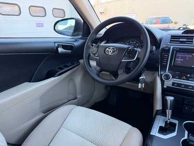 2014 Toyota Camry, $12900. Photo 10