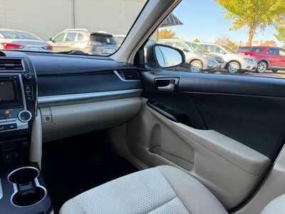 2014 Toyota Camry, $12900. Photo 8