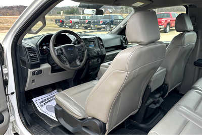 2015 Ford F150 Ext Cab, $12500. Photo 9