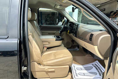 2012 Chevrolet 1500 Crew Cab, $8900. Photo 5