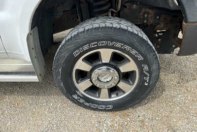 2006 Ford F350 Reg Cab, $9900. Photo 5