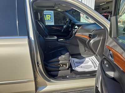 2017 Cadillac Escalade ESV, $22900. Photo 4