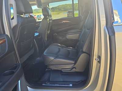 2017 Cadillac Escalade ESV, $22900. Photo 8