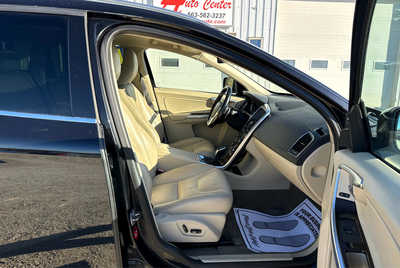 2015 Volvo XC60, $6900. Photo 4