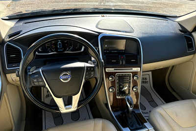 2015 Volvo XC60, $6900. Photo 7