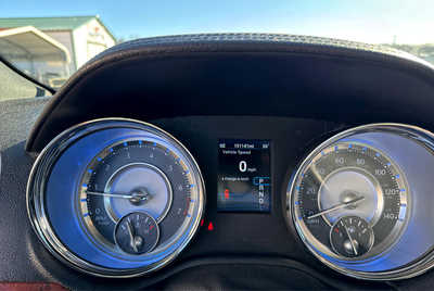 2014 Chrysler 300, $7900. Photo 3
