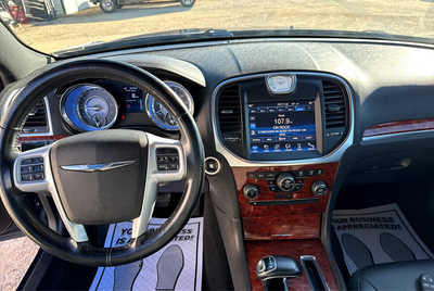 2014 Chrysler 300, $7900. Photo 4