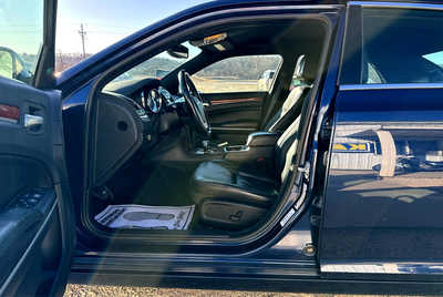 2014 Chrysler 300, $7900. Photo 6