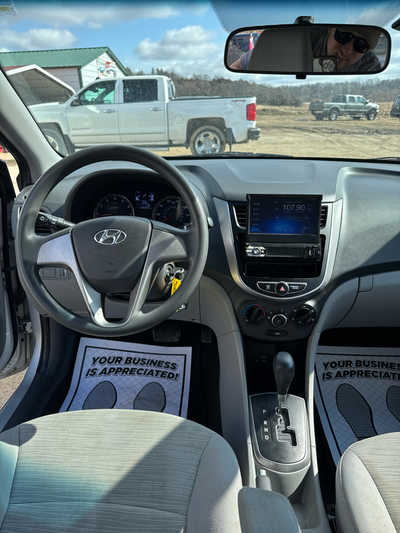 2016 Hyundai Accent, $5900. Photo 4