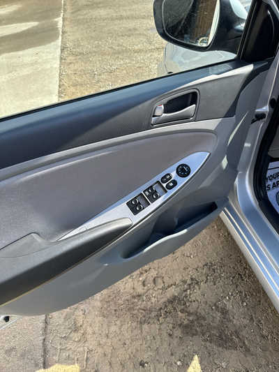 2016 Hyundai Accent, $5900. Photo 5
