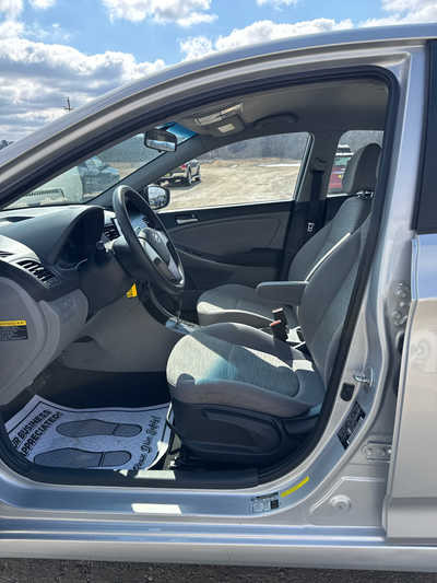 2016 Hyundai Accent, $5900. Photo 6