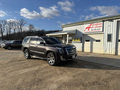 2015 Cadillac Escalade, $18900. Photo 2