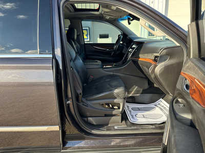 2015 Cadillac Escalade, $18900. Photo 9