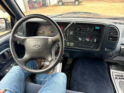 1996 Chevrolet 1500 Reg Cab, $6500. Photo 4
