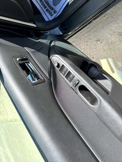 2011 Ford Fusion, $4500. Photo 5