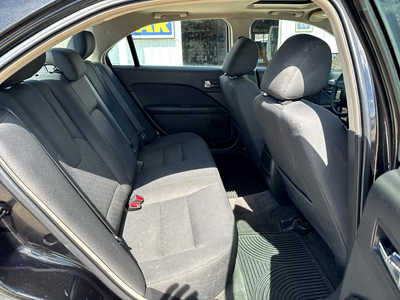 2011 Ford Fusion, $4500. Photo 9