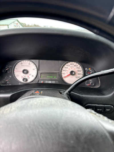 2007 Ford F250 Crew Cab, $8900. Photo 3
