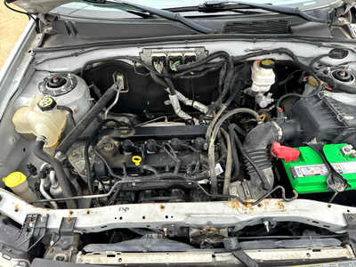 2010 Ford Escape, $5900. Photo 11