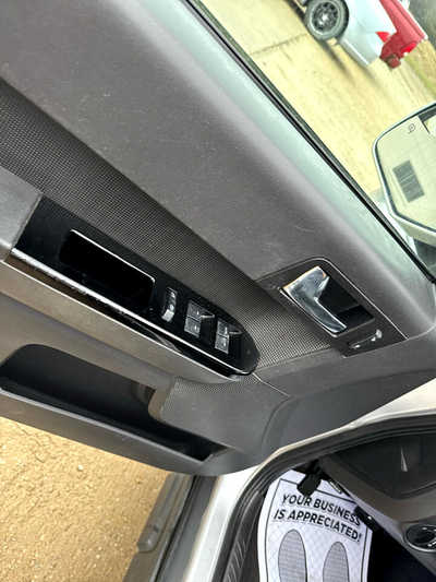 2010 Ford Escape, $5900. Photo 4