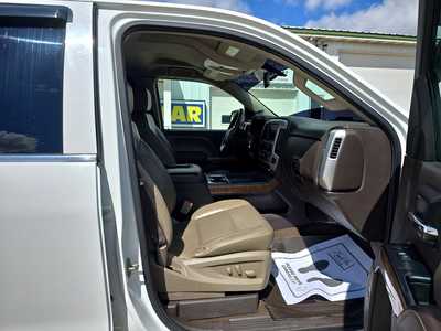 2017 GMC 1500 Crew Cab, $15900. Photo 4