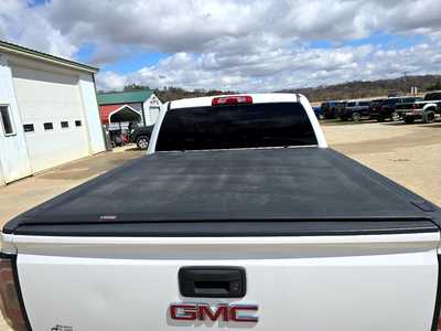 2017 GMC 1500 Crew Cab, $15900. Photo 6
